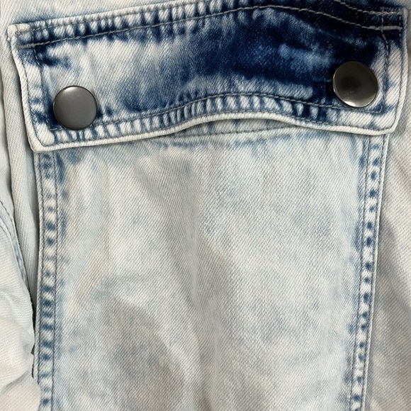 Cabi Women’s Denim Jacket Sz Large Gorgeous Pre-Owned Condition - Picture 3 of 7